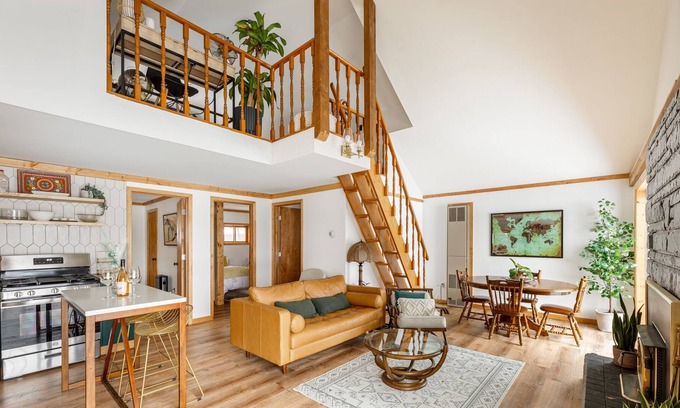 Mancelona House | ❥ Lakeside Haven: Newly Remodeled 2BR Home, Sleeps 6 - 10974!