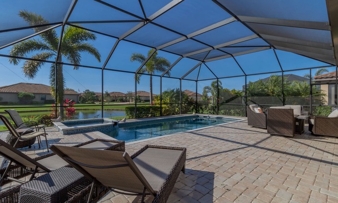 Bradenton House | ⚓Lakeside home with private pool located in Golf & CC!⚓⛳