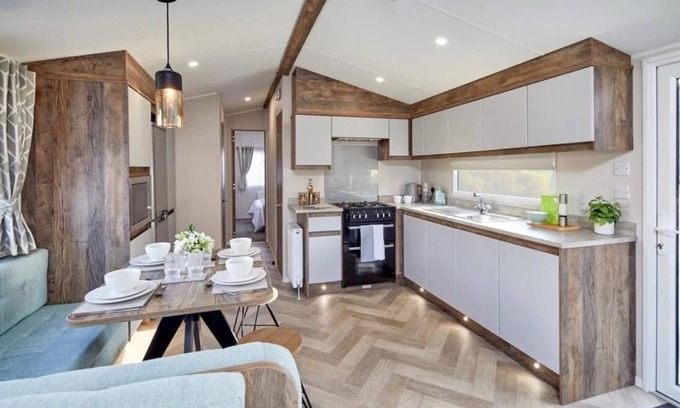 Dogdyke House | Lakeside Retreat @ Tattershall Lakes
