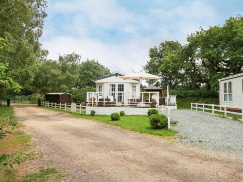 King's Lynn House | Lakeside View