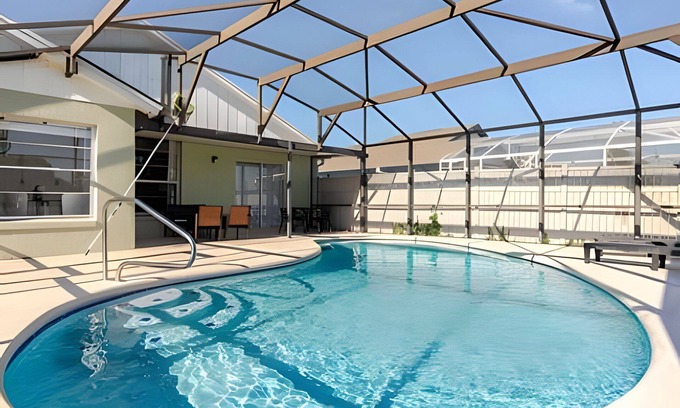 Indian Wells House | Lakeside View Pool Home, close to Disney, Malls