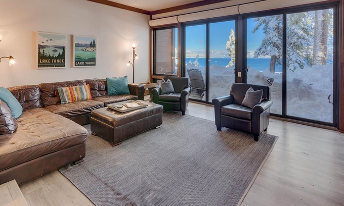Tahoe Tavern House | Lakeview - 10 Minutes to Palisades Tahoe & Walk to Town!