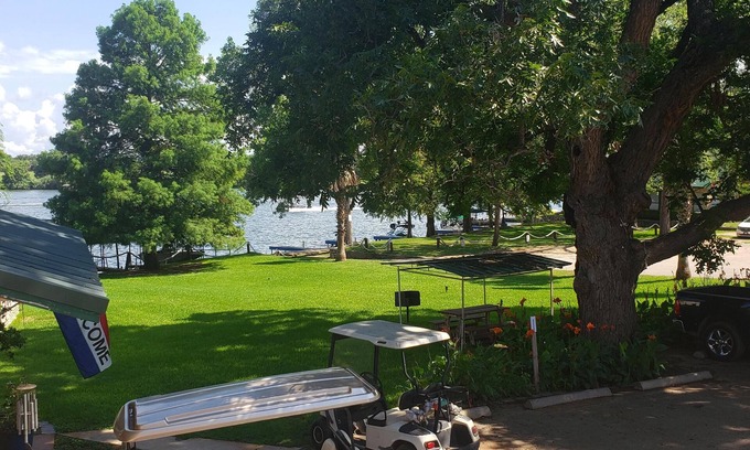 Kingsland Condo | *Lakeview*Boatslip*Mini Golf Course*