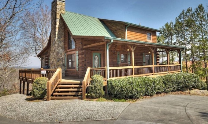 Necowa Cove Cabin | Lakeview Lodge w/ Mountain & Lake Blue Ridge Views