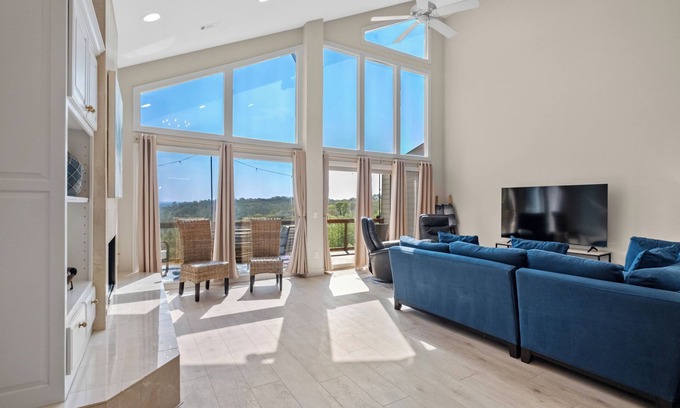 Prairie Creek House | Lakeview Lookout: >Closest Home To Prairie Creek<