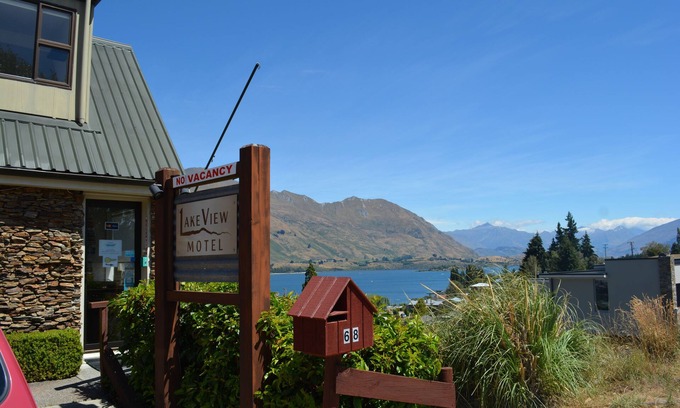 Wanaka Hotel | Lakeview Motel