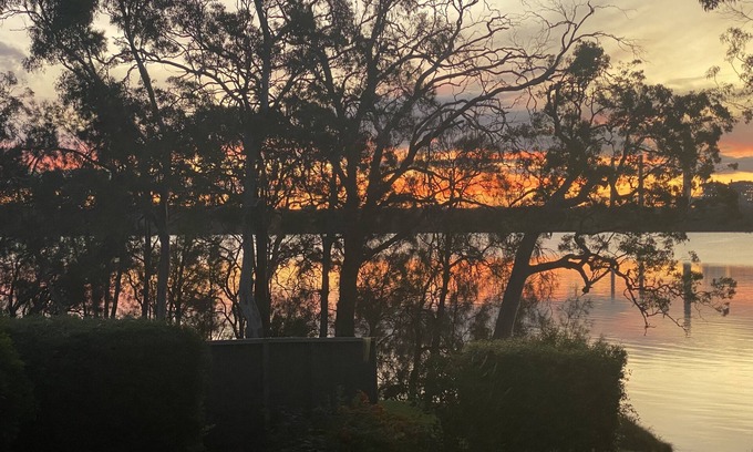 Chain Valley Bay House | Lakeview Oasis - Reserve waterfront cottage