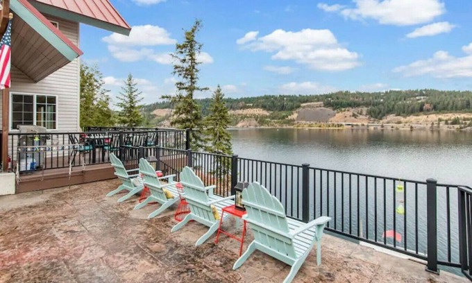 Coeur d'Alene House | Lakeview Retreat- Waterfront, Private dock, amazing views!