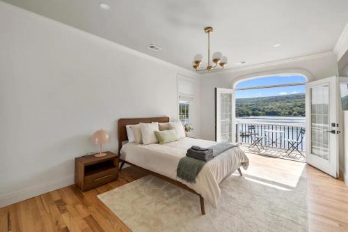 Greenwood Lake Villa | Lakeview Villa with Private Hot Tub, Firepit & Breathtaking Cliff Views