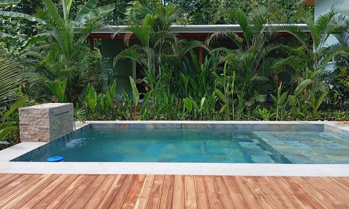Los Pargos House | LaMar bungalow 3, quite and comfortable close to the beach and restaurants.