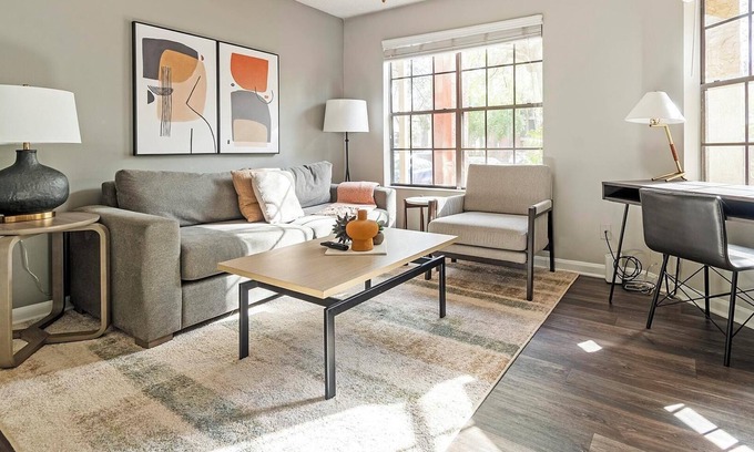 Sunbeam Apartment | Landing | Amazing 1BD, Gym, Pool