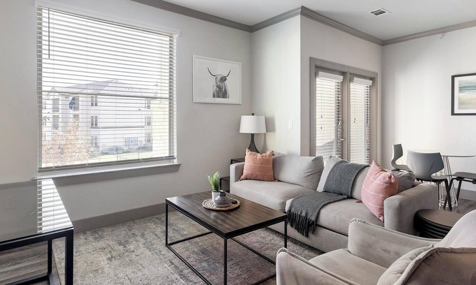 Manor Apartment | Landing | Amazing 1BD, Courtyard, Gym