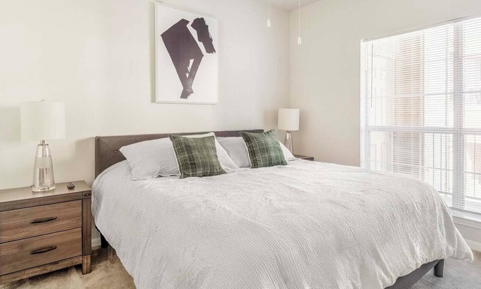 Southbelt/Ellington Apartment | Landing | Amazing 2BD, Game Room, Pool