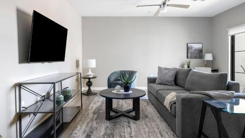 Warehouse District Apartment | Landing Apartments - Phoenix Warehouse District