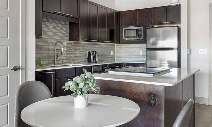 Oak Cliff Apartment | Landing at Bellrock Bishop Arts - 1 Bedroom in Oak Cliff