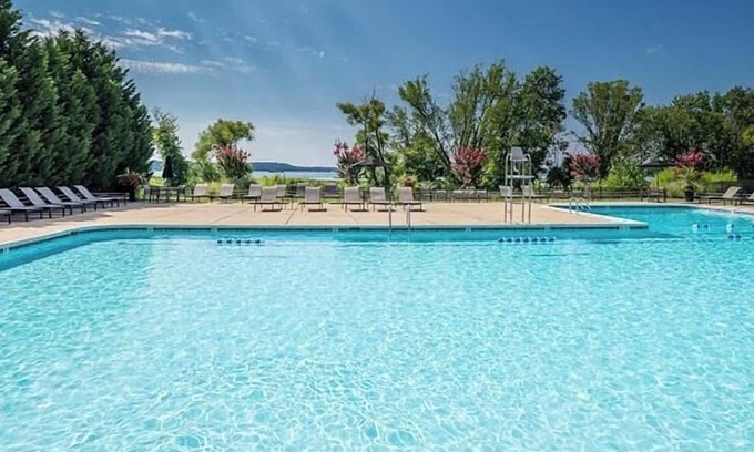 Old Town Alexandria Apartment | Landing at Bridgeyard - 1 Bedroom in Old Town