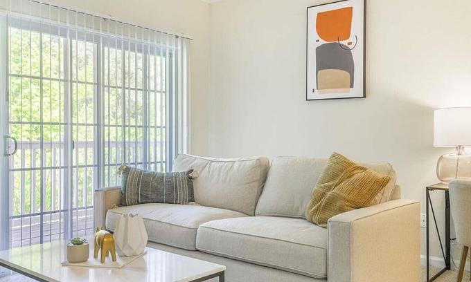 Southwest Raleigh Apartment | Landing at Clairmont at Farmgate - 2 Bedrooms in Southwest Raleigh