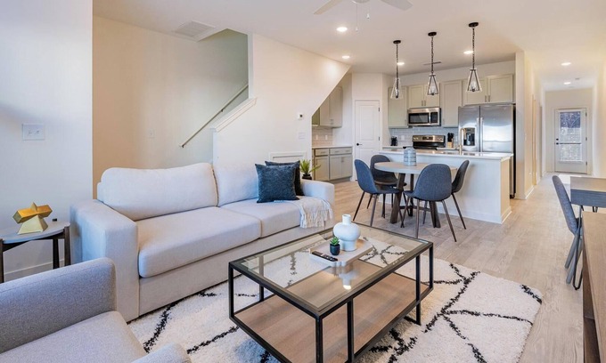 Wilmington Apartment | Landing at Encore at Westgate - 3 Bedrooms in W.