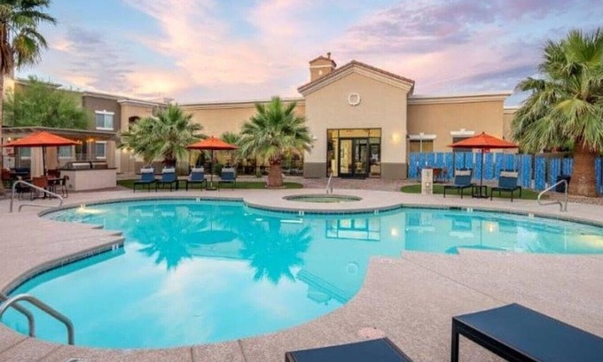 Tucson Apartment | Landing at Equestrian - 2 Bedrooms in Countryside