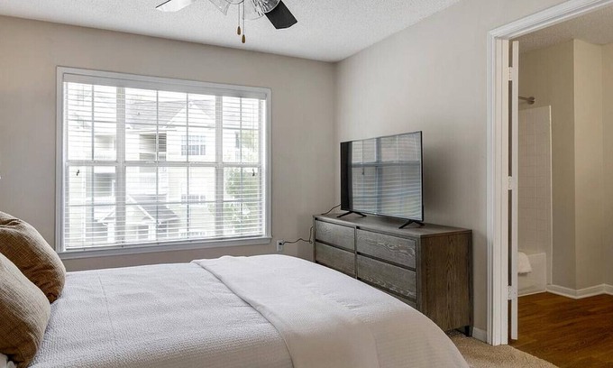 Brentwood Apartment | Landing at Estates at Brentwood - 2 Bedrooms in Brentwood Highland Apartments