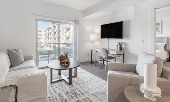 Draper Apartment | Landing at Point of View Apartments - 2 Bedrooms in Downtown Draper