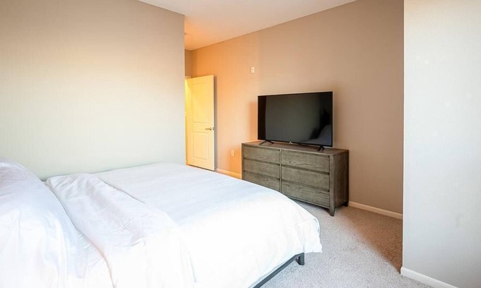 West Seventh Apartment | Landing at Riverview at Upper Landing - 1 Bedroom in West Seventh Fort Road
