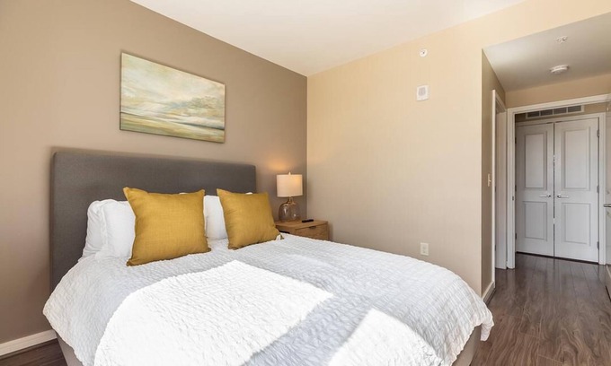 Pentagon City Apartment | Landing at The Acadia at Metropolitan Park - 1 Bedroom in Pentagon City