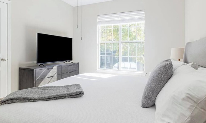 Duluth Apartment | Landing at The Berkeley - 2 Bedrooms in Downtown Duluth