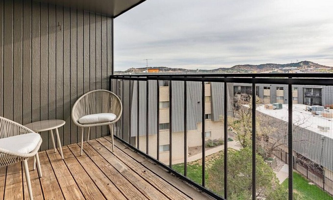 Northwest Colorado Springs Apartment | Landing at The Flats at Pinecliff - 1 Bedroom in Northeast Colorado Springs