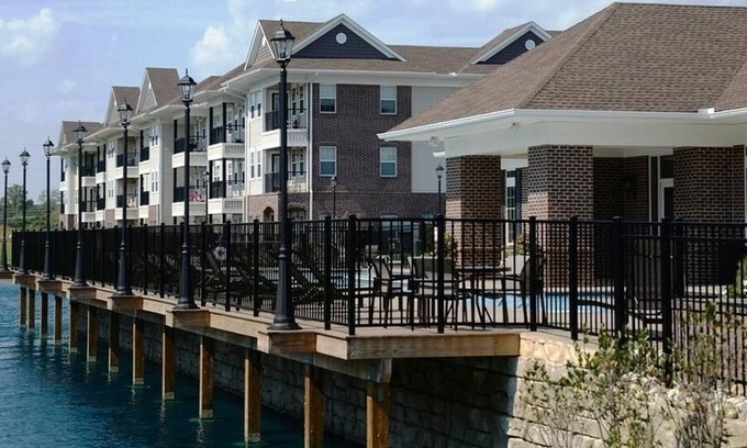 Columbus Apartment | Landing at The View at Polaris - 1 Bedroom in Far North