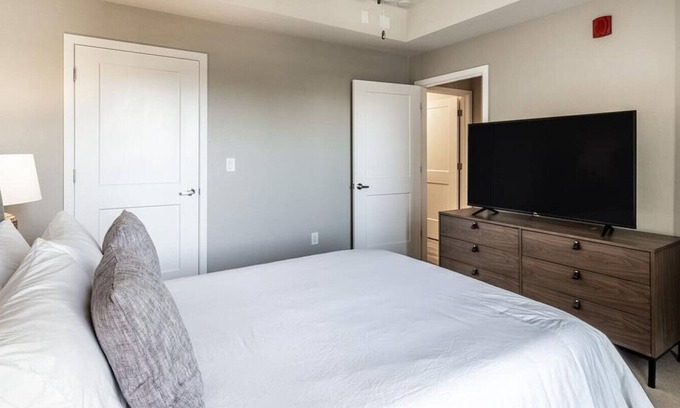 Sparks Apartment | Landing at Waterfront at the Marina - 1 Bedroom in Downtown Sparks