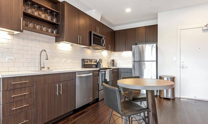 The Forum Apartment | Landing | Beautiful 1BD, Gym