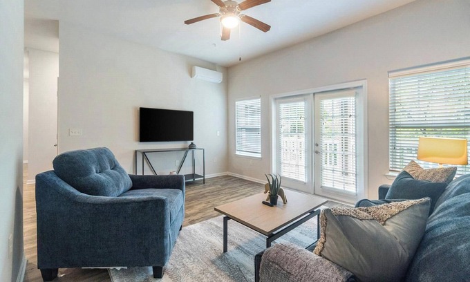 Charlotte Apartment | Landing | Beautiful 1BD, Clubhouse, Gym