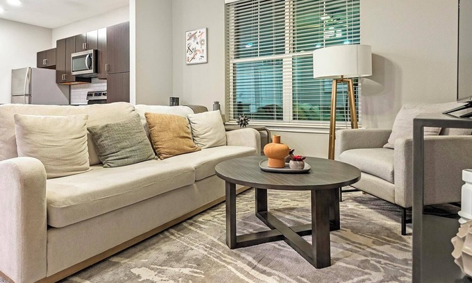 Chesterfield Apartment | Landing | Chic 1BD, Courtyard, Clubhouse