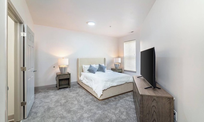 Corryville Apartment | Landing | Chic 2BD, Gym, Clubhouse