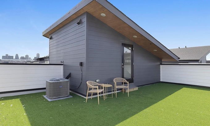 Dallas Apartment | Landing | Chic 2BD in Downtown Dallas