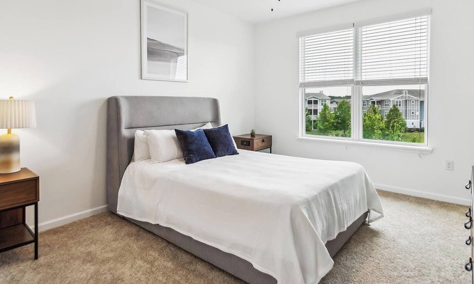 Eden Apartment | Landing | Incredible 1BD, Pool, Gym