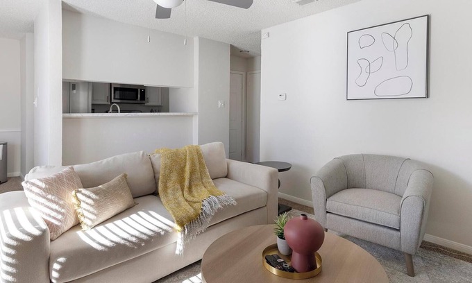 Denton Apartment | Landing | Modern 1BD, Gym, Pool