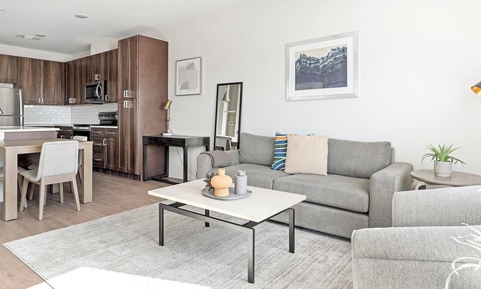 Seguin Apartment | Landing | Modern 1BD, Gym, Pool