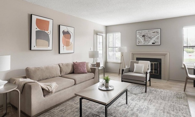 Huntsville Apartment | Landing | Modern 1BD, Pool, Clubhouse