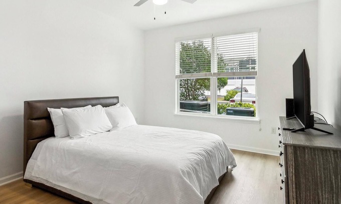 Eden Apartment | Landing | Modern 1BD, Pool, Yoga Studio