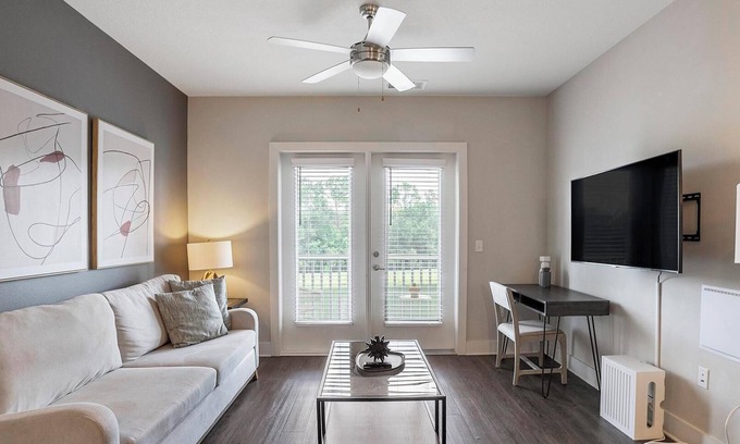 Woodburn Apartment | Landing | Modern 2BD, Gym, Pool