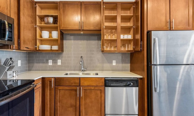 Dallas Apartment | Landing | Modern 2BD in Downtown Dallas
