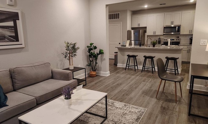 Newberry Apartment | Landing | Modern 2BD, Pool, Gym