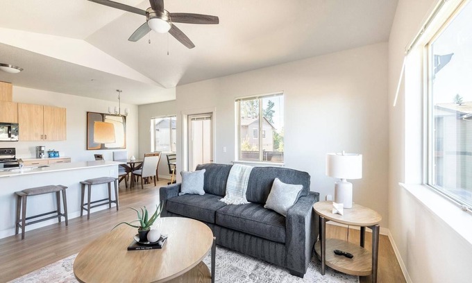 Molalla Apartment | Landing | Spectacular 2BD, Clubhouse, Pool