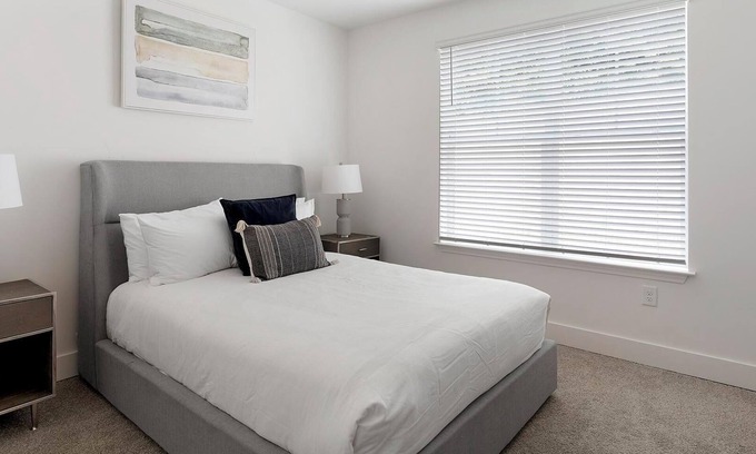 Crestline Heights Apartment | Landing | Spectacular 2BD, Pool, Clubhouse