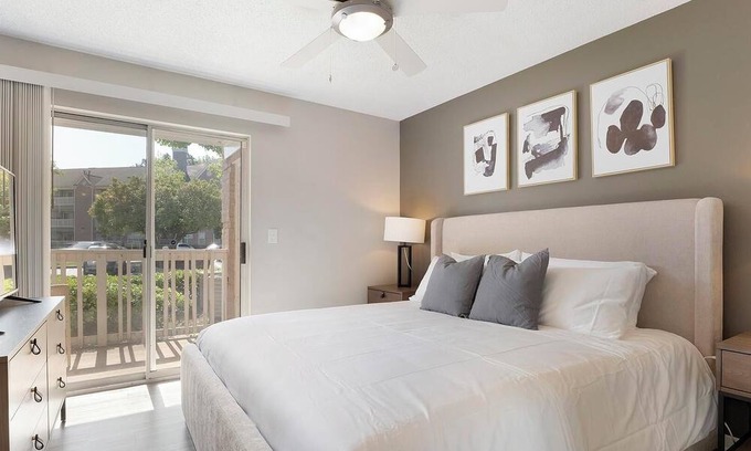 The Forum Apartment | Landing | Spectacular 1BD, Gym