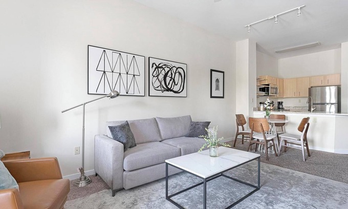 New Pathways Apartment | Landing | Stunning 1BD, Gym, Pool