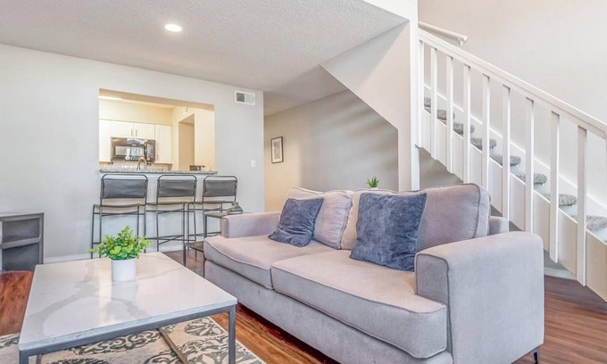 Cordova Apartment | Landing | Stunning 2BD, Clubhouse, Pool