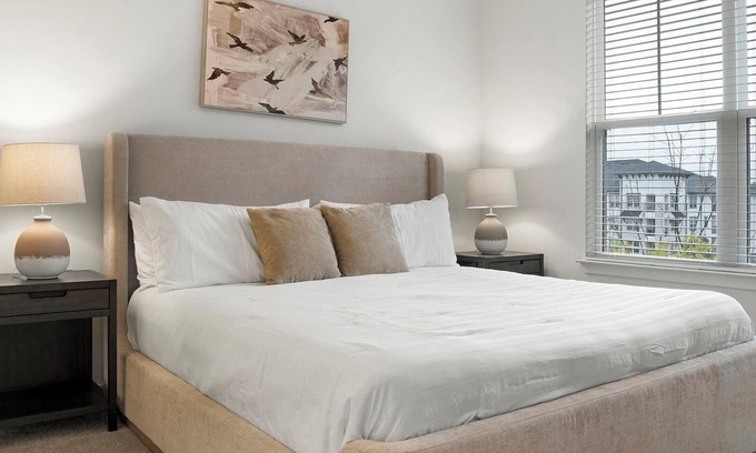 Mableton Apartment | Landing | Stunning 2BD, Gym, Rooftop Lounge